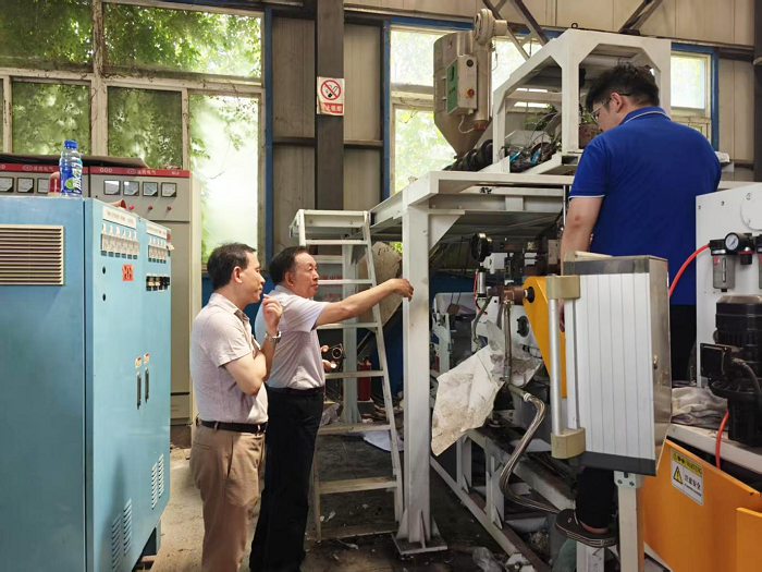 瞿金平院士蒞臨武漢現(xiàn)代精工，深入推進(jìn)研發(fā)項目交流與指導(dǎo)