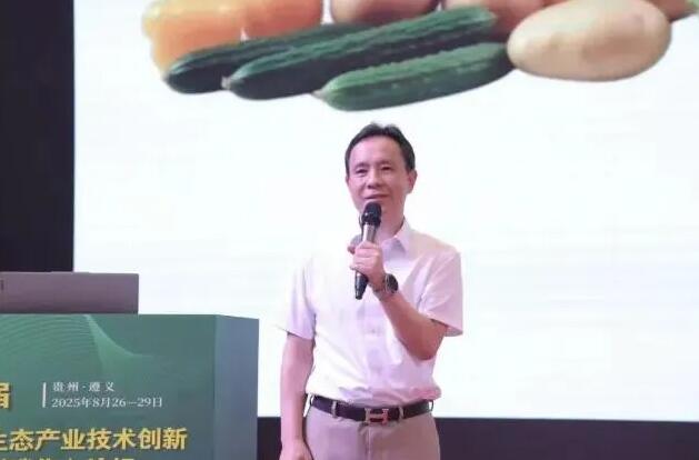 現(xiàn)代精工董事長詹智勇發(fā)表講話